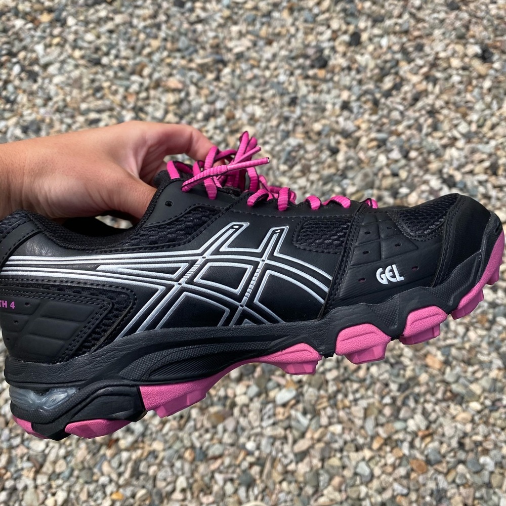 ASICS Gel Cleats size 8